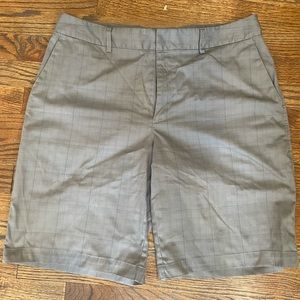 Men’s Under Armour golf shorts Sz 34